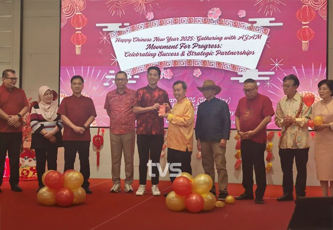 20250209-azam-sarawak-komited-perkukuh-kerjasama-demi-pembangunan-negeri-cover.webp